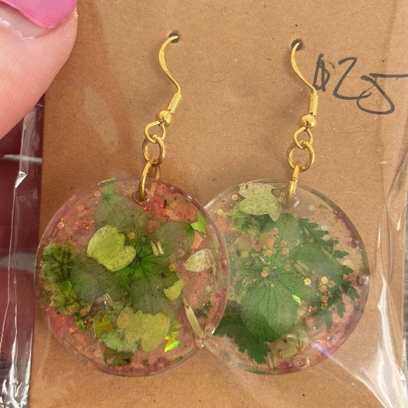 #103 Medium Pressed Flower Earrings - Picture 15 of 17